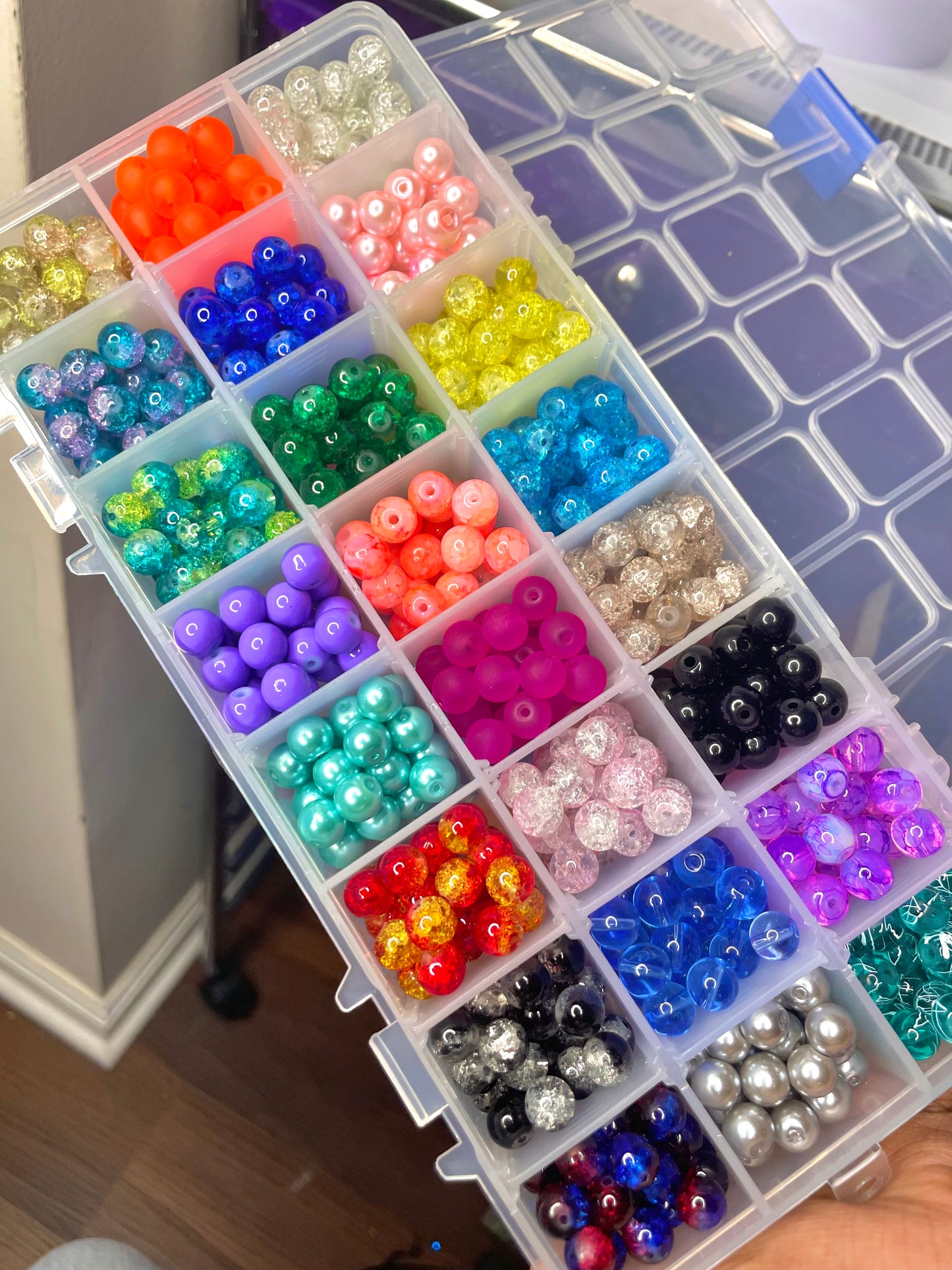 Bead Box 44 (8mm, apx/about 620+)