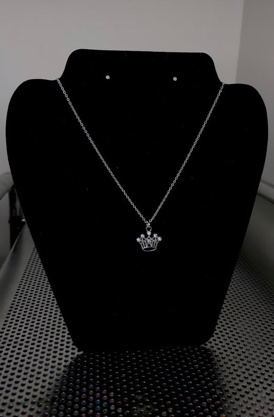 NISHA ROYALE LOGO NECKLACE