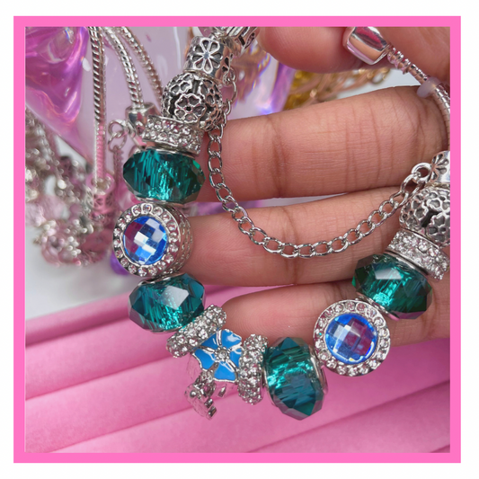 NEW! Christmas Green x Charm Bracelet