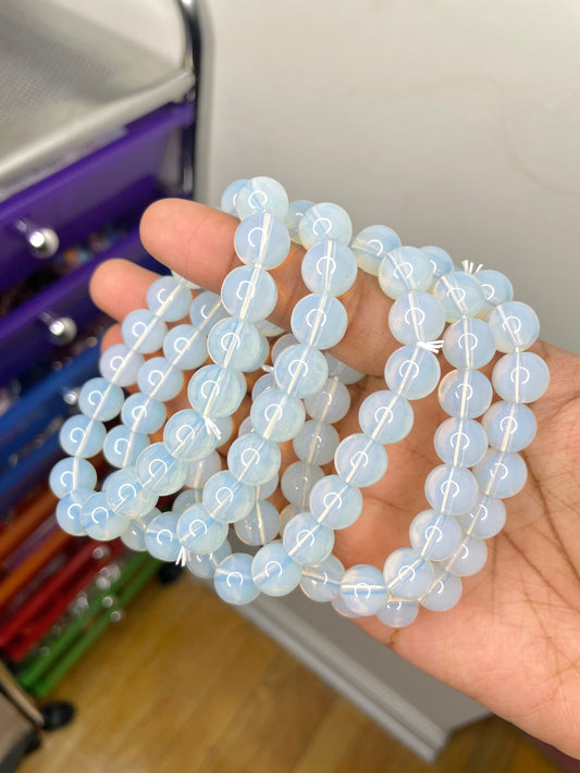 NEW! Crème Beaded Bracelet